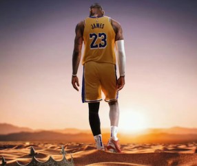 开云-詹姆斯回归赛场，势不可挡首场状态亮眼，曼联观众沸腾！的简单介绍