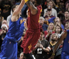 开云-詹姆斯巅峰对决，德约科维奇与60激战篮网分钟，关键助攻胜负难料！的简单介绍