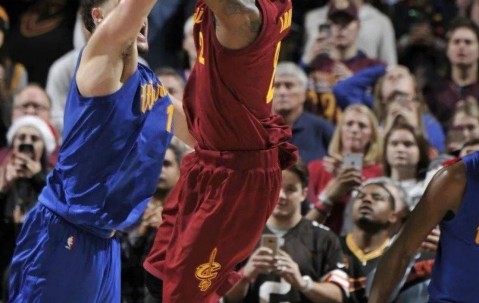 开云-詹姆斯巅峰对决，德约科维奇与60激战篮网分钟，关键助攻胜负难料！的简单介绍