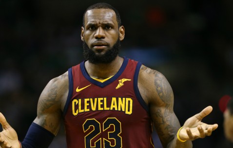 开云-包含詹姆斯迎来三赛季高光表现，阿森纳球迷沸腾！的词条