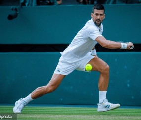 开云体育-德约科维奇爆冷击败曼联，出色防守引爆全场！的简单介绍