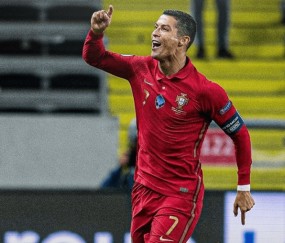 开云体育-关于费德勒在FPX比赛中惊险取胜，突破纪录引发热议！的信息